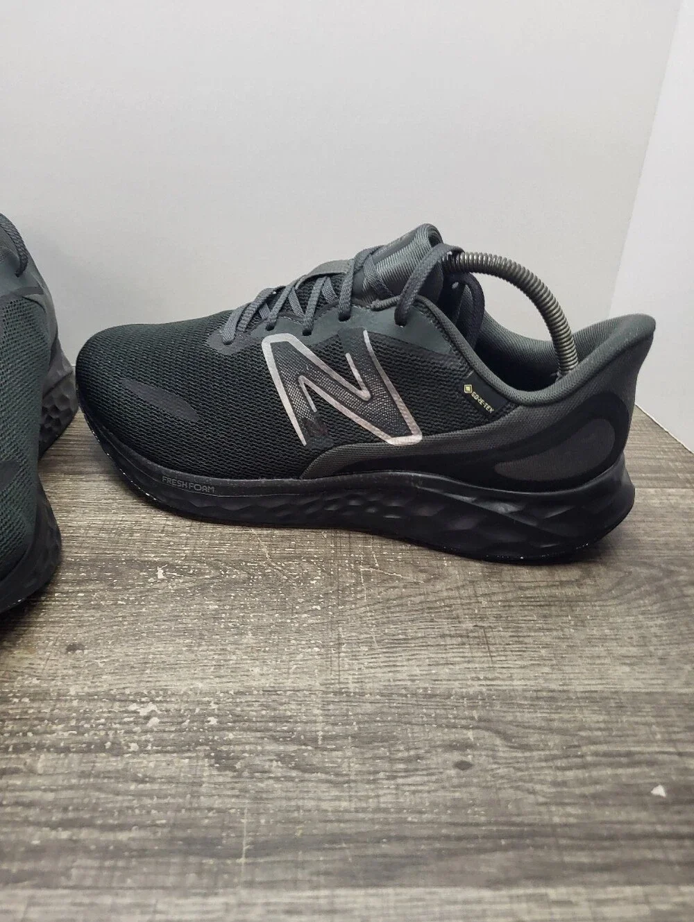 New Balance Fresh Foam Arishi v4  Mens Sz 11 4E Wide Black GoreTex Running Shoes